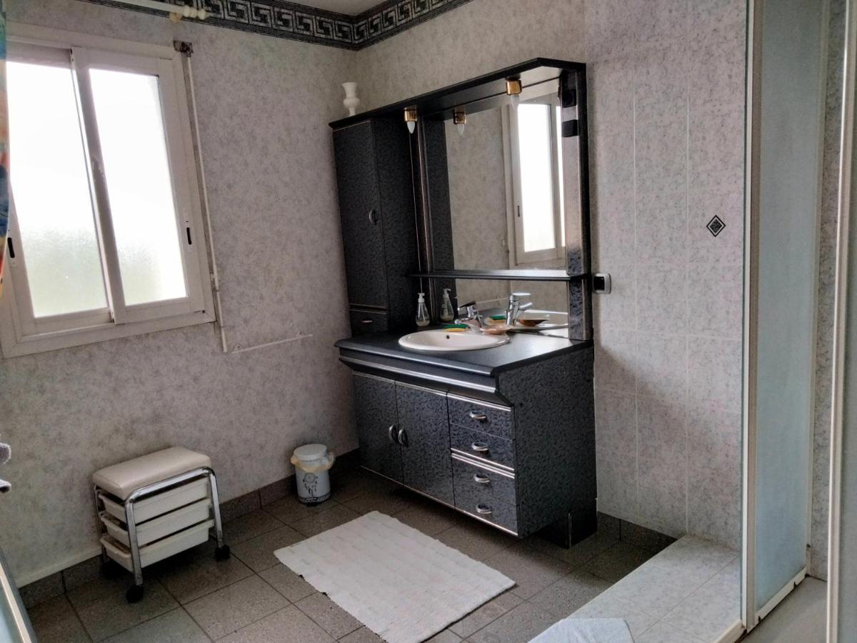 Chambre A Louer Chez L'Habitant Payre エクステリア 写真